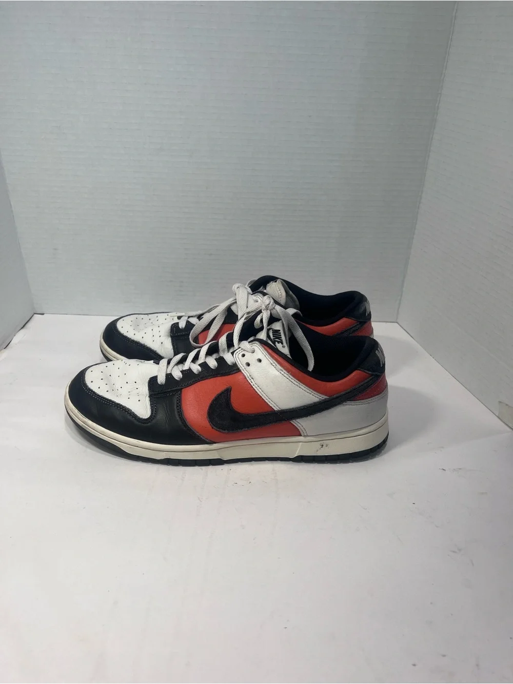 Nike Men's Low-Top Sneakers in White, Black & Orange